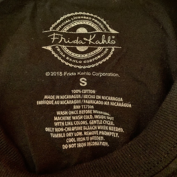 Frida Kahlo Long Sleeved Shirt! UNISEX - Picture 5 of 5